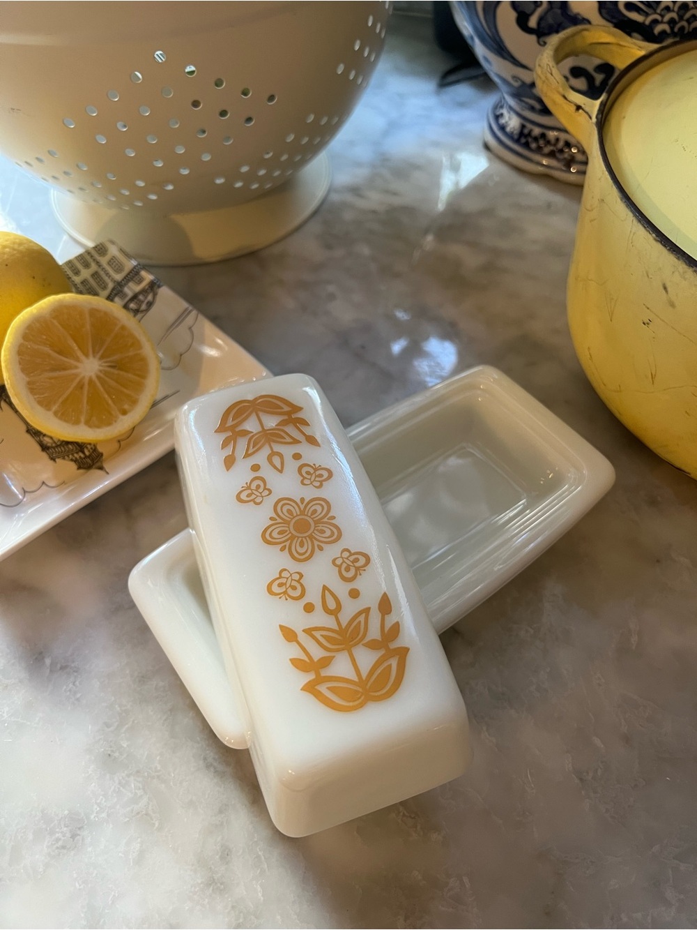 Pyrex White Milk Glass Butter Dish with Gold Floral Pattern - Picture 2 of 3